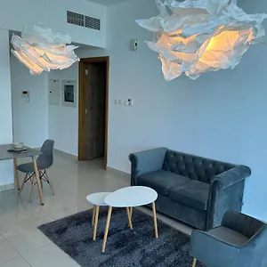 Golden Vacation Homes Continental Tower Marina Appartamento